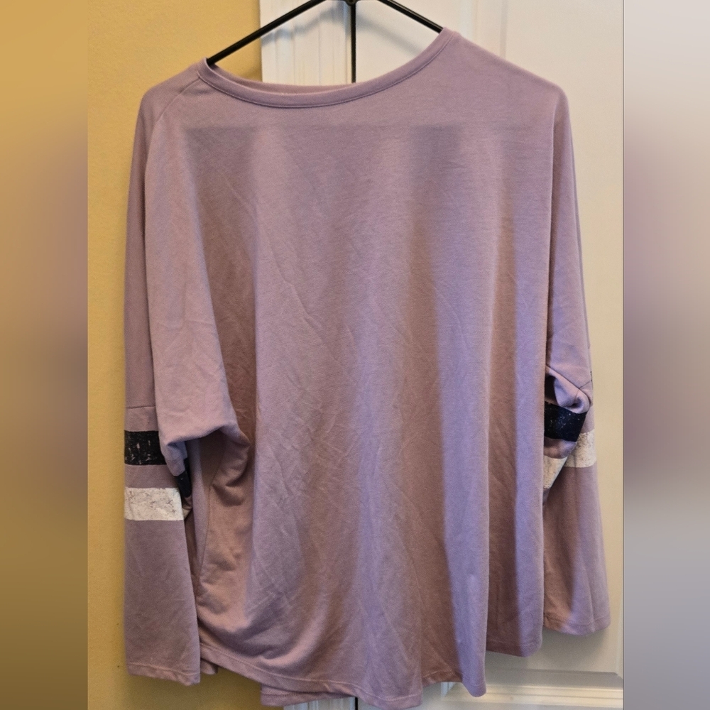 About A Girl Womens Lavender Long Sleeve Tee "Never Look Back" On The Back Y2k